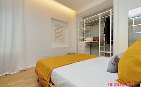 Ych-Renovated And Design Flat Close To The Center